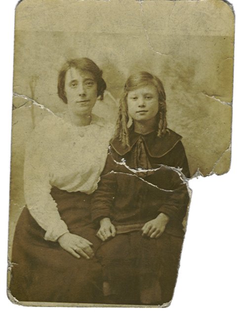 Eleanor (Beevers) Scott and her daughter Edna May in 1910s